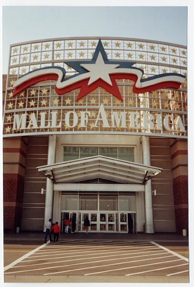 Entrance to Mall.